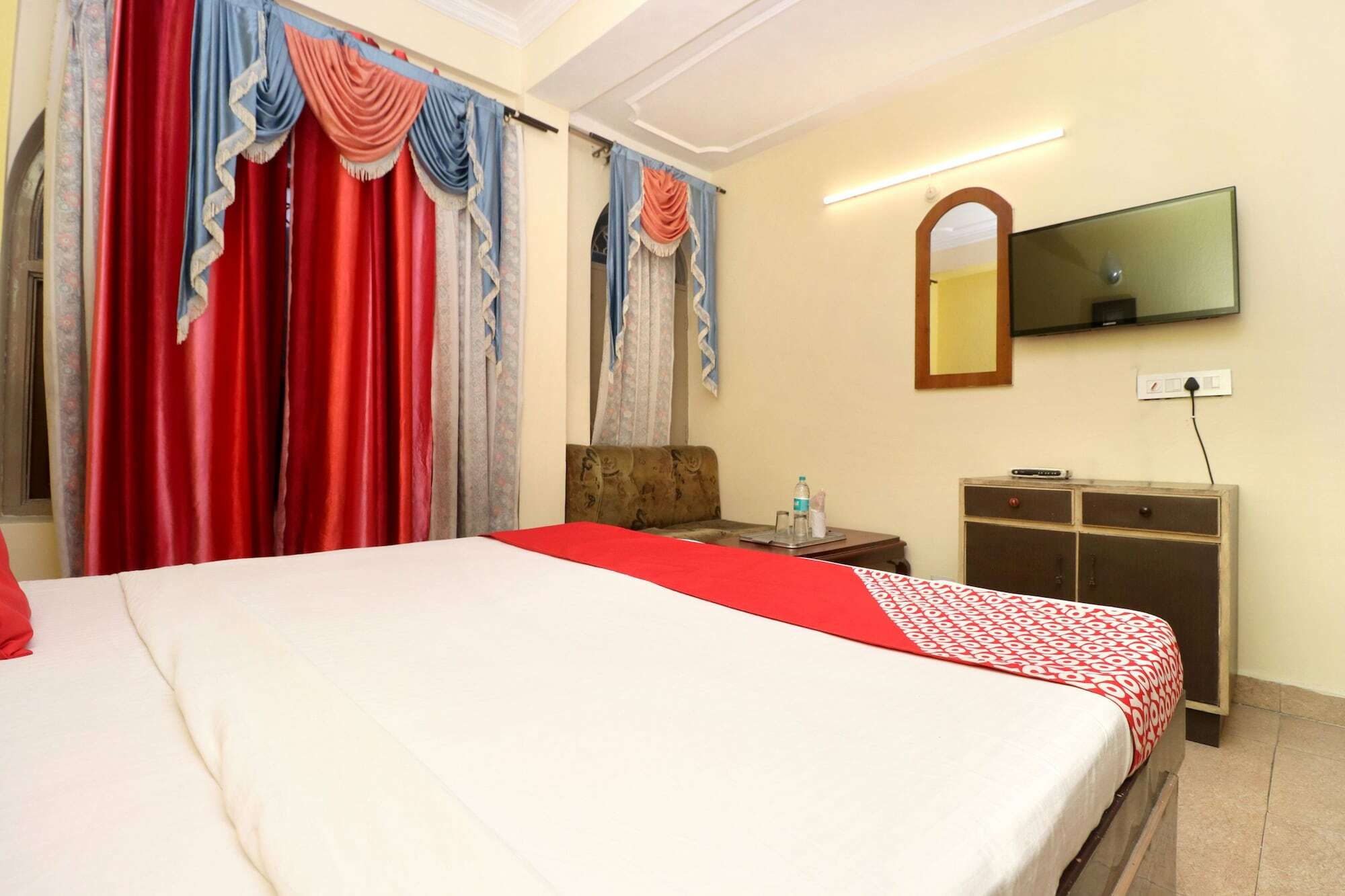 Oyo 16098 Hotel Amrit Jalandhar Exterior photo